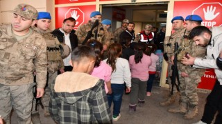 Siverekte öğrenciler yedikleri yemekten zehirlendi