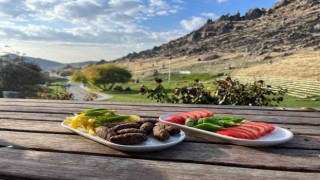 Sivrihisarın Zıralı Köftesini ilk kez yiyenler tadını unutamıyor