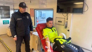 Sultanbeylide polisler kan bağışı yaptı