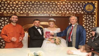 Tahmazoğlundan evlenen gençlere nikah sürprizi