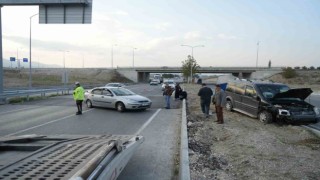 Takip mesafesine uymayan sürücüler zincirleme kazaya neden oldu