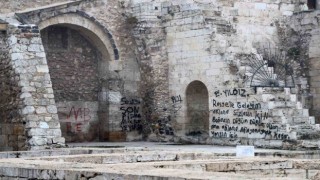 Tarihe yapılan ayıp brandayla kapatıldı