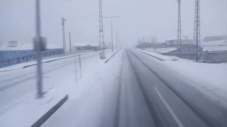 Tendürek Geçidi kar ve tipi nedeniyle ulaşıma kapatıldı