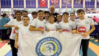 Tepebaşının yüzücüleri başarı ile döndü