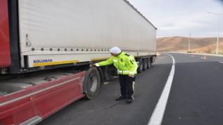 Tercanda zorunlu kış lastiği uygulaması yapıldı