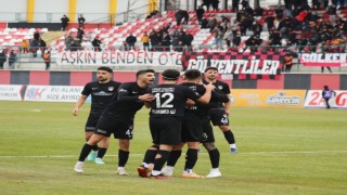 TFF 2. Lig: Vanspor FK: 1 - Beyoğlu Yeni Çarşı Spor Faaliyetleri: 2