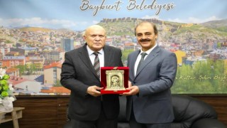 Ticaret İl Müdürü Zengin Başkan Pekmezci ile vedalaştı