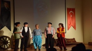 Tiyatro gösterisi büyük beğeni topladı