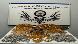 Trabzonda 2 kuyumcu piyasadan ucuza altın satarak ve sahte altın vererek 22 kişiyi 3 milyon lira dolandırdı