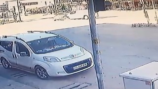 Trafik kazası güvenlik kamerasına yansıdı