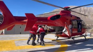 Trafik kazasında yaralanan şahıs için ambulans helikopter havalandı