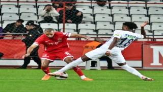 Trendyol Süper Lig: Antalyaspor: 0 - Kasımpaşa: 0 (İlk yarı)