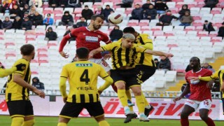 Trendyol Süper Lig: E.Y. Sivasspor: 0 - İstanbulspor: 0 (İlk yarı)