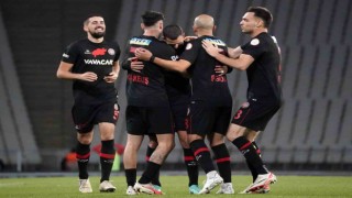 Trendyol Süper Lig: Fatih Karagümrük: 1 - İstanbulspor: 0 (İlk yarı)