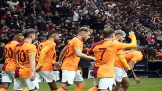 Trendyol Süper Lig: Galatasaray: 2 - Adana Demirspor: 1 (İlk yarı)