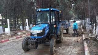 Turgutlu eski mezarlığında hummalı çalışma