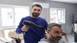 Depremzede berber Türk Kızılay'ı sayesinde iş yeri sahibi oldu