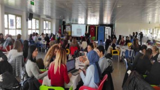 Türkiyede ilk defa yerel eTwinning Hackathon İzmirde yapıldı