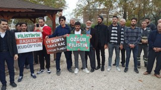Üniversiteli Gençler İsrail Saldırılarını Protesto Etti