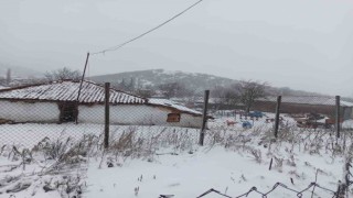 Uyarılar gerçeğe dönüştü: Edirnede kar yağışı başladı