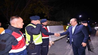 Vali Canbolat, görev başındaki ekipleri ziyaret etti