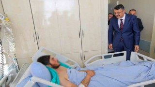 Vali Çelik yaralı askerleri ziyaret etti