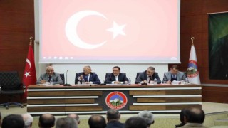 Vali Çiçek mahalle muhtarlarını dinledi