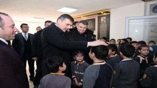 Vali Çiftçiden Polis Amcaya ziyaret
