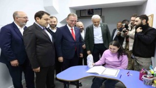 Vali ve milletvekilleri özel çocuklar ve aileleriyle buluştu