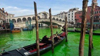 Venedikte 25 kişiden fazla olan turist gruplarına yasak