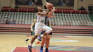 Yalova VİP evinde Adanayı 82-78 yendi