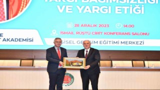 Yargıtay Başkanı Akarca “Akademi Söyleşileri” programına katıldı