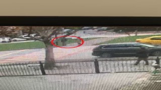 Yaya geçidinde ölümüne sürdü...Yaya böyle havalandı