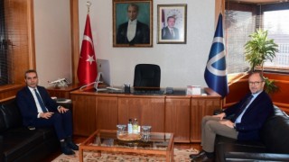 Yeni Vali Yardımcısı Dr. Çiçek Rektör Erdalı makamında ziyaret etti