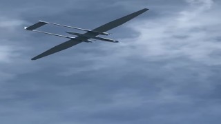 Yerli motor TEI-PD170 ile havalanan AKSUNGUR İHAdan alçaktan gösteri uçuşu