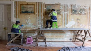 Yıldız Sarayının restorasyon çalışmalarında 19. yüzyıla ait süsleme ve resimler ortaya çıkarıldı