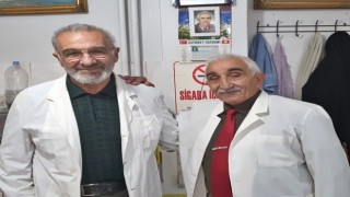 Yılların eskitemediği dostluk: 60 yıllık mesleklerini aynı iş yerinde şevkle yapıyorlar