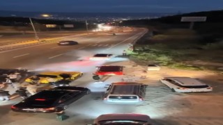 Yolu kapatan düğün konvoyları kameralara yansıdı