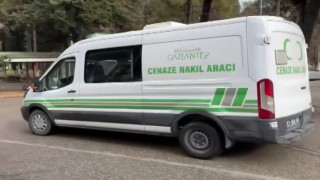Yolun karşısına geçmek isterken otomobilin çarptığı yaşlı adam öldü