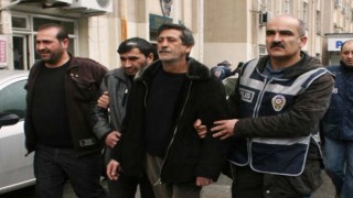 12 yıl önce çocukluk arkadaşını öldüren firari, saklandığı evde yakalandı