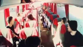 15 Temmuz Demokrasi Otogarında iki yolcu otobüsü çarpıştı: Kaza anı kamerada