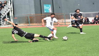 1965 Manisa Spor Kulübü şampiyonluk yarışında yara aldı