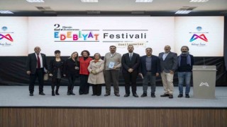 2. Uluslararası Mersin Edebiyat Festivalinde ödüller sahiplerini buldu