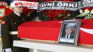 94 yaşındaki Kore gazisi askeri törenle son yolculuğuna uğurlandı