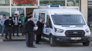 Acılı baba günlerdir aradığı kızının cenazesini gözyaşları arasında teslim aldı