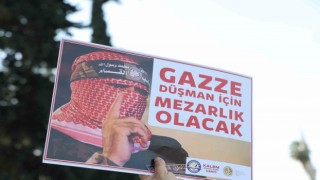 Adanada şehitler ve Filistin için yürüyüş düzenlendi