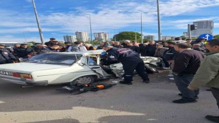 Adanada Tofaş marka otomobil ile midibüs çarpıştı: 9 yaralı