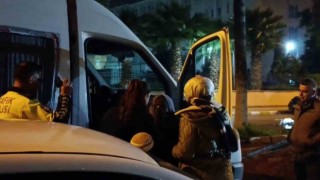 Adliye binasına girmeye çalışarak polis ekiplerine zorluk çıkaran 11 şahıs gözaltına alındı