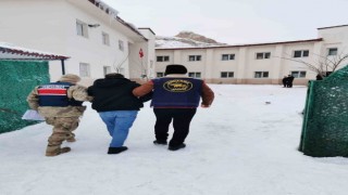 Ağrıda 10 yıl hapis cezası bulunan firari yakalandı