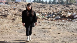 Ailesini ve kızını depremde kaybetti, eşi ve diğer çocuğu ile hayata tutunuyor